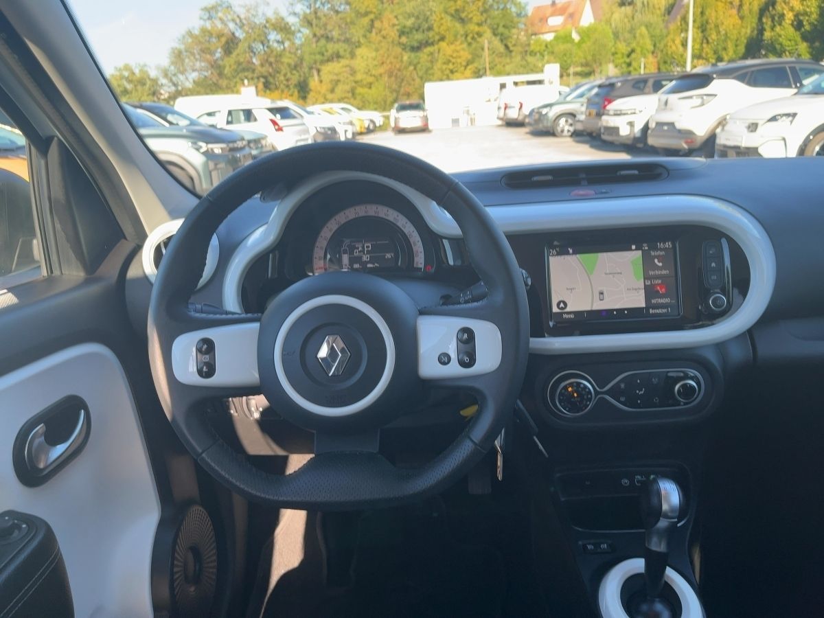 Fahrzeugabbildung Renault Twingo E-TECH 100% el. E-Tech 100% elektrisch - mit KI generiert/bearbeitet