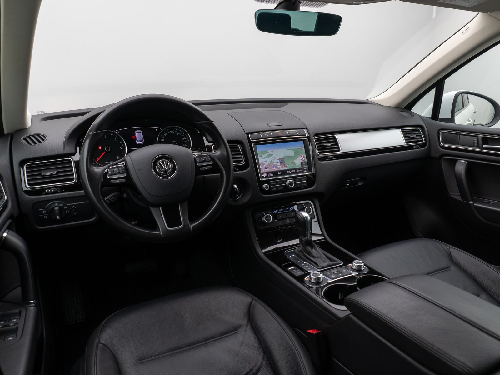 Fahrzeugabbildung Volkswagen Touareg V6 3.0 TDI Terrain Tech 4Motion PDC AHK