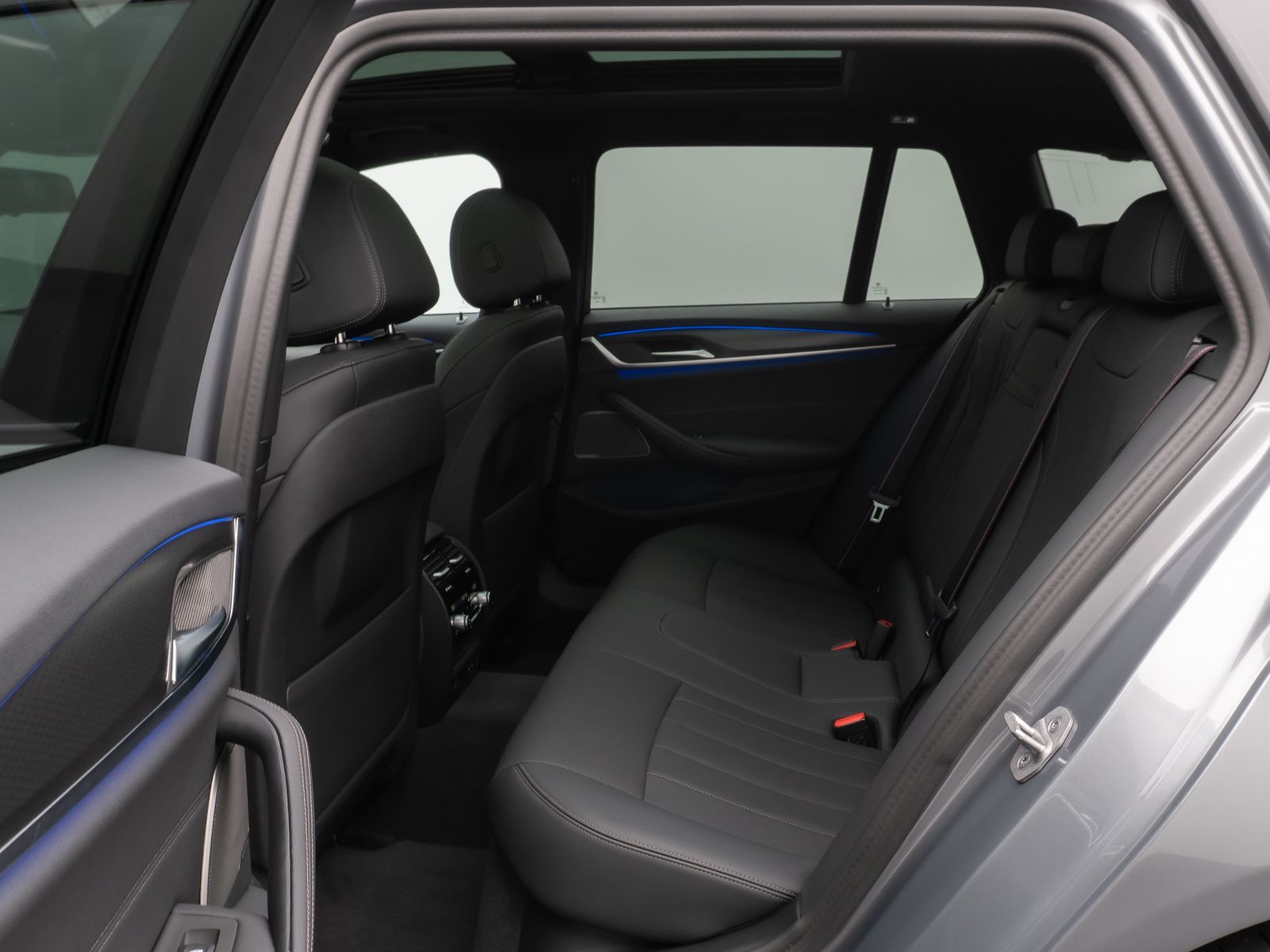 Fahrzeugabbildung BMW 530d M Sport Panorama 360°DAB H/K Komfort 20Zoll