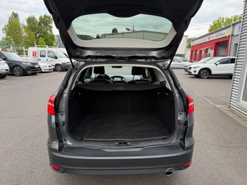 Ford Focus Turnier Titan.+Autom.+Xen+AHK++Navi+SHZ+Ka