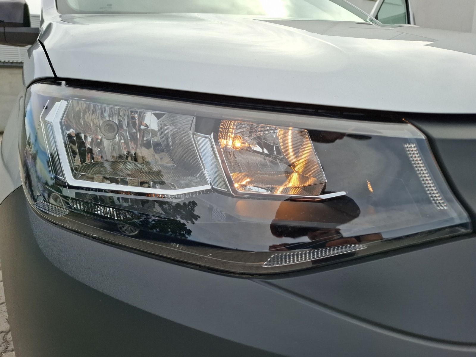 Fahrzeugabbildung Volkswagen Caddy Kombi TDI Basis Navi Klima DAB ACC PDC SH