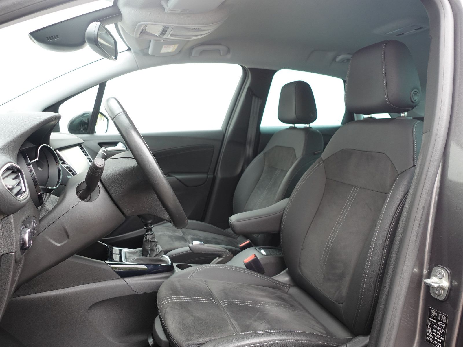 Fahrzeugabbildung Opel Crossland 1.2 Ultimate Sitzh.,Navi,Kamera,PDC