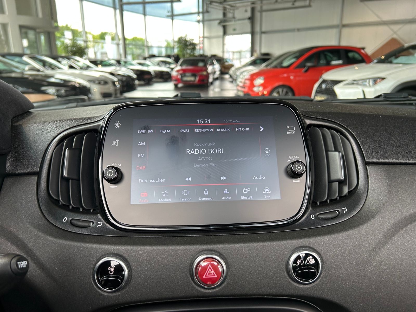 Fahrzeugabbildung Abarth 595C Cabrio Competizione BEATS XEN CARPLAY PDC