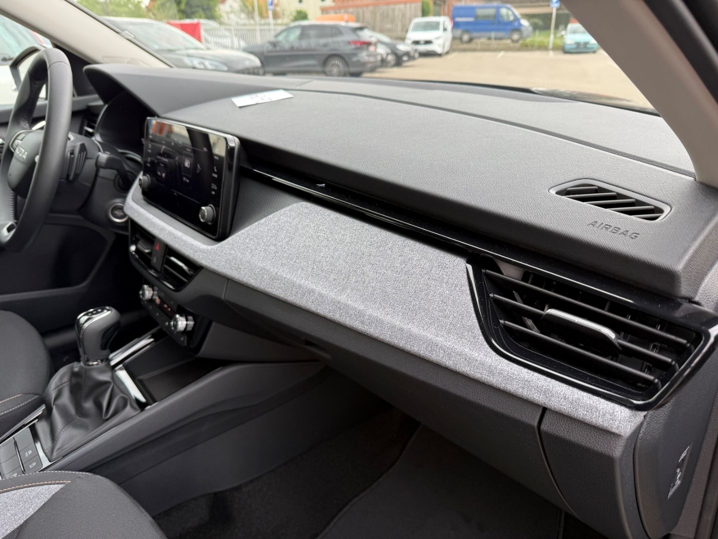 Fahrzeugabbildung SKODA Kamiq Selection el.AHK DigCoc LED CarPlay Winter