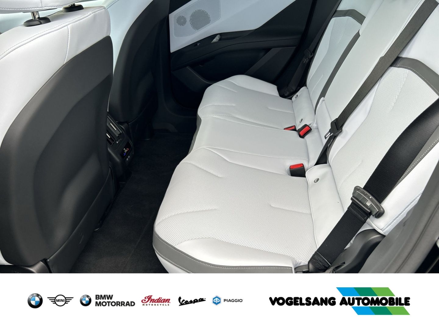 Fahrzeugabbildung BMW iX3 50 xDrive M Sport 22'' Pano harman/kardon AH