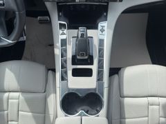 Fahrzeugabbildung DS Automobiles DS 7 BlueHDI 130 EAT8 Étoile Opera Hellgrau