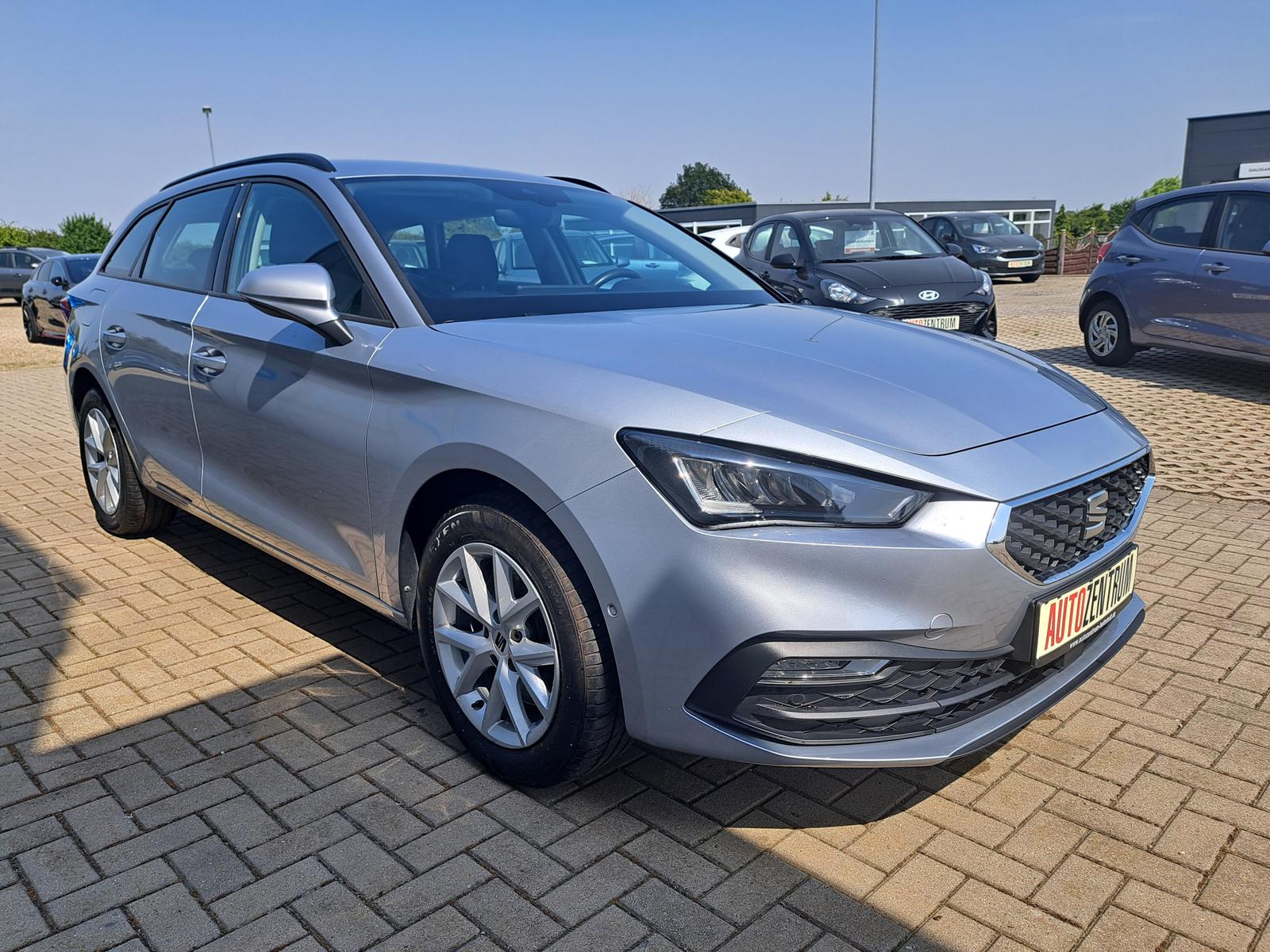 Seat Leon Style ST 2.0 TDI DSG LED PARK-ASSIST NAVI 