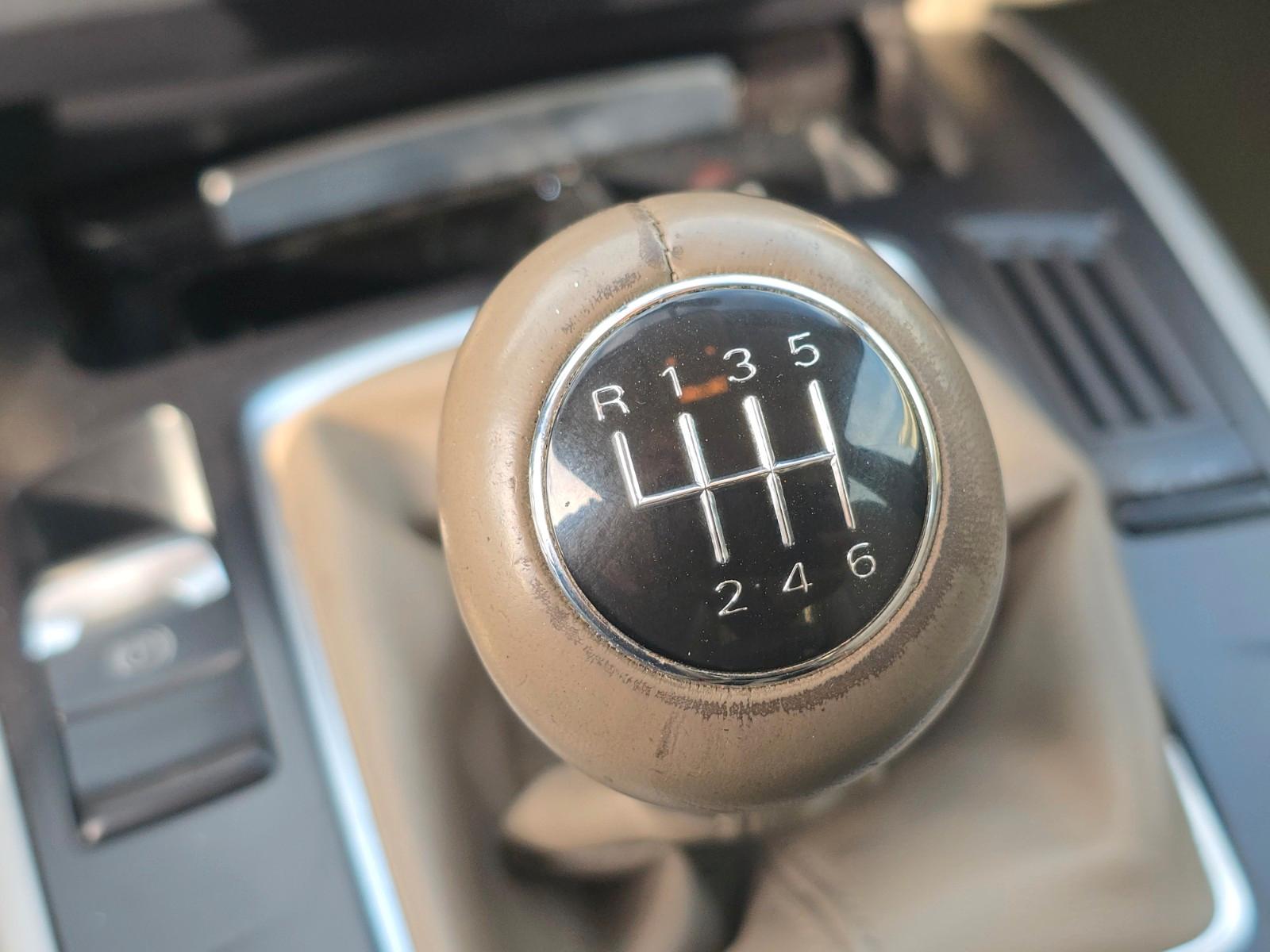 Audi A4 2011 — photo 16