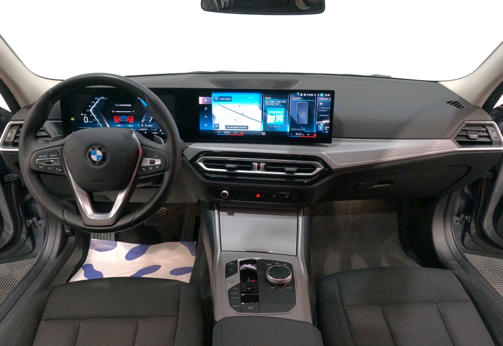 BMW 320 d xDrive Limousine*LED*WIDESCREEN*DAB* foto 8