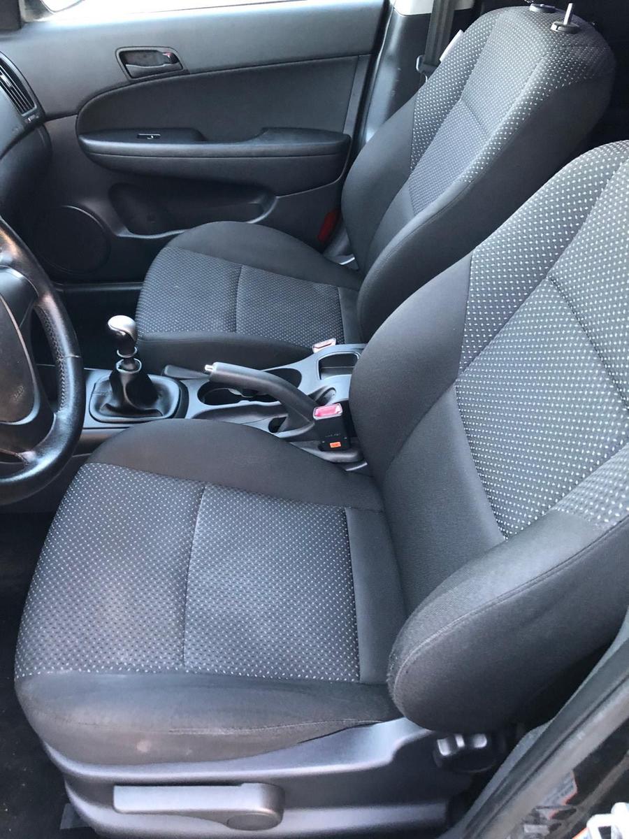 Hyundai i30 2009 — photo 12