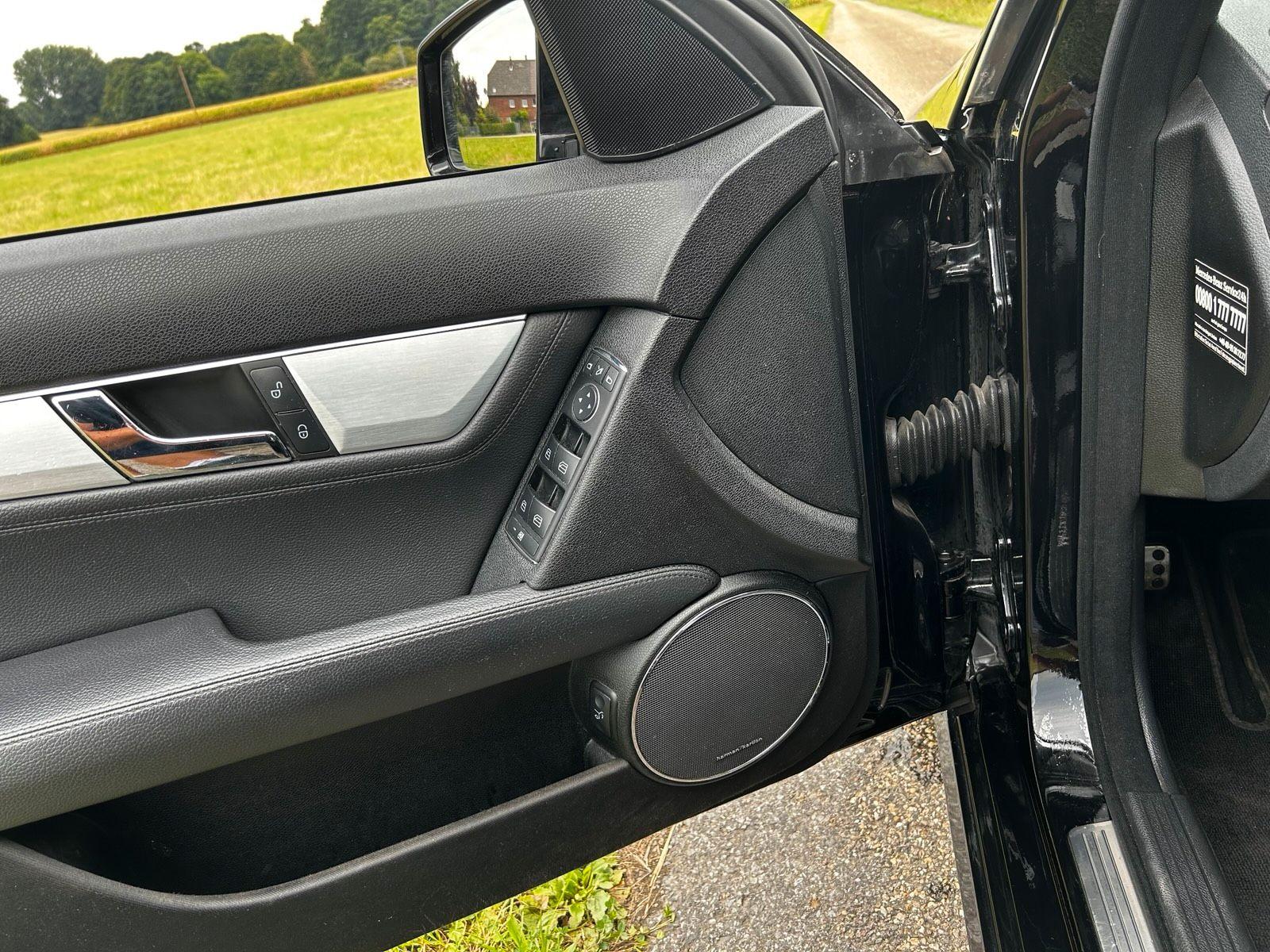 Mercedes-Benz C200 2009 — photo 10