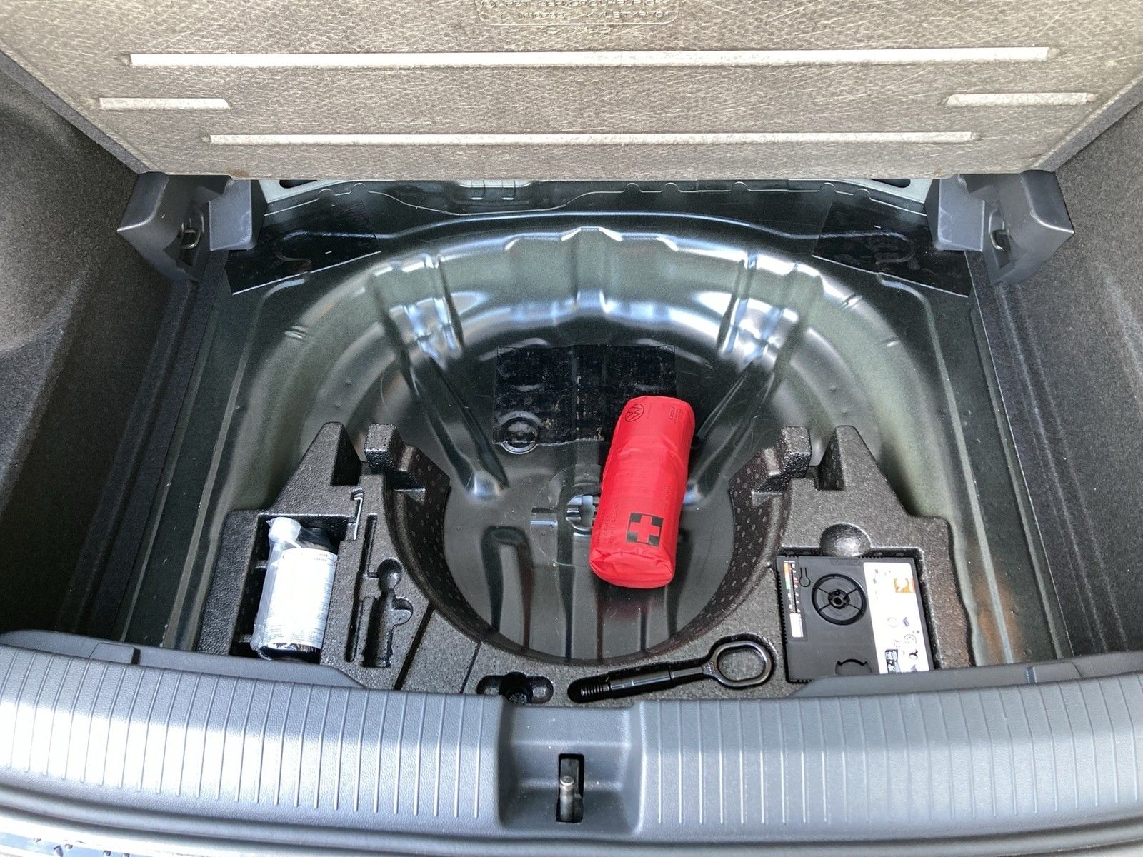 Fahrzeugabbildung Volkswagen T-Roc TSI Goal DSG LEDplus Navi AID ACC SHZ Park