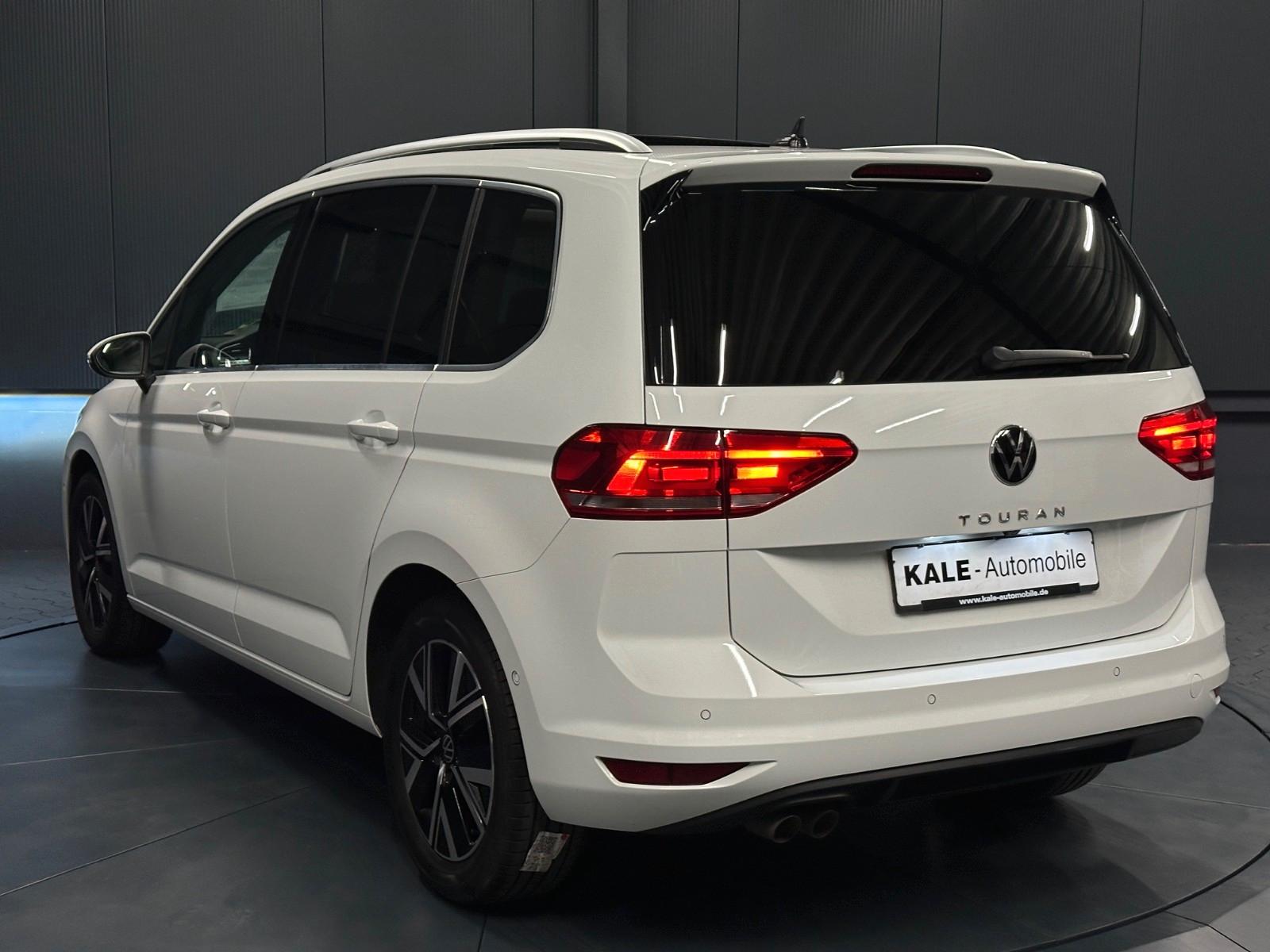 Volkswagen Touran Highline *PANORAMA*AHK*DigCock*KAMERA*ACC