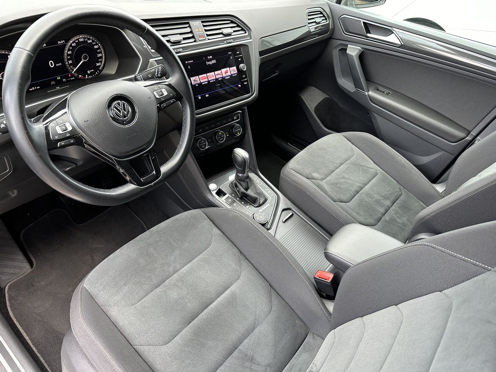 Fahrzeugabbildung Volkswagen Tiguan 2.0 TSI 4M DSG HL NAV+LED+DIGDISPLAY+ACC
