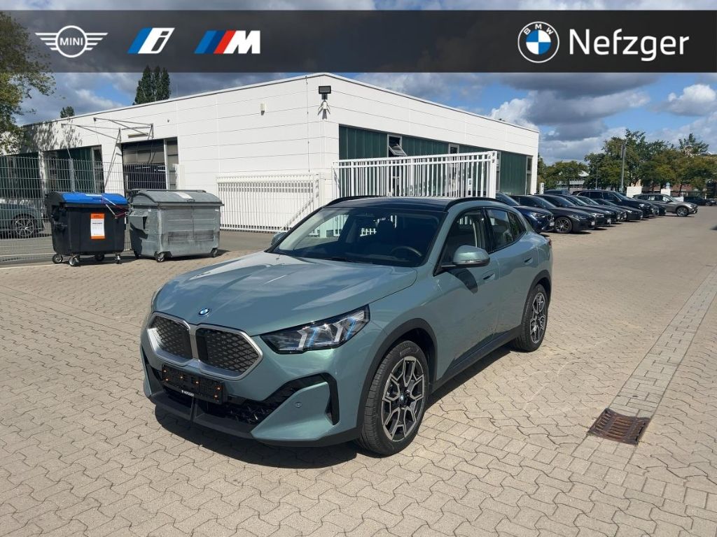 BMW iX2 xDrive 30 PANO LED HUD Iconic Glow 360° foto 1