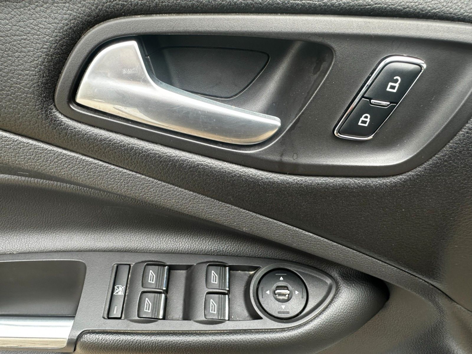 Fahrzeugabbildung Ford Kuga Trend