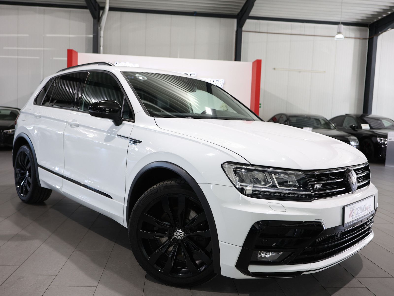 Volkswagen Tiguan 2.0 TDI DSG 4M R-LINE SPORT WHITE & BLACK imagem 2