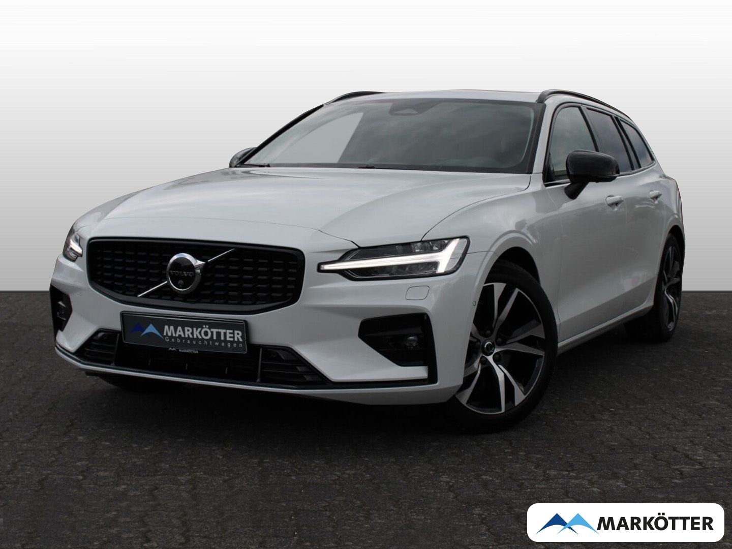 Volvo V60 B4 Ultra Dark DAB+/H&K/Massagesitze/SHZ/PANO