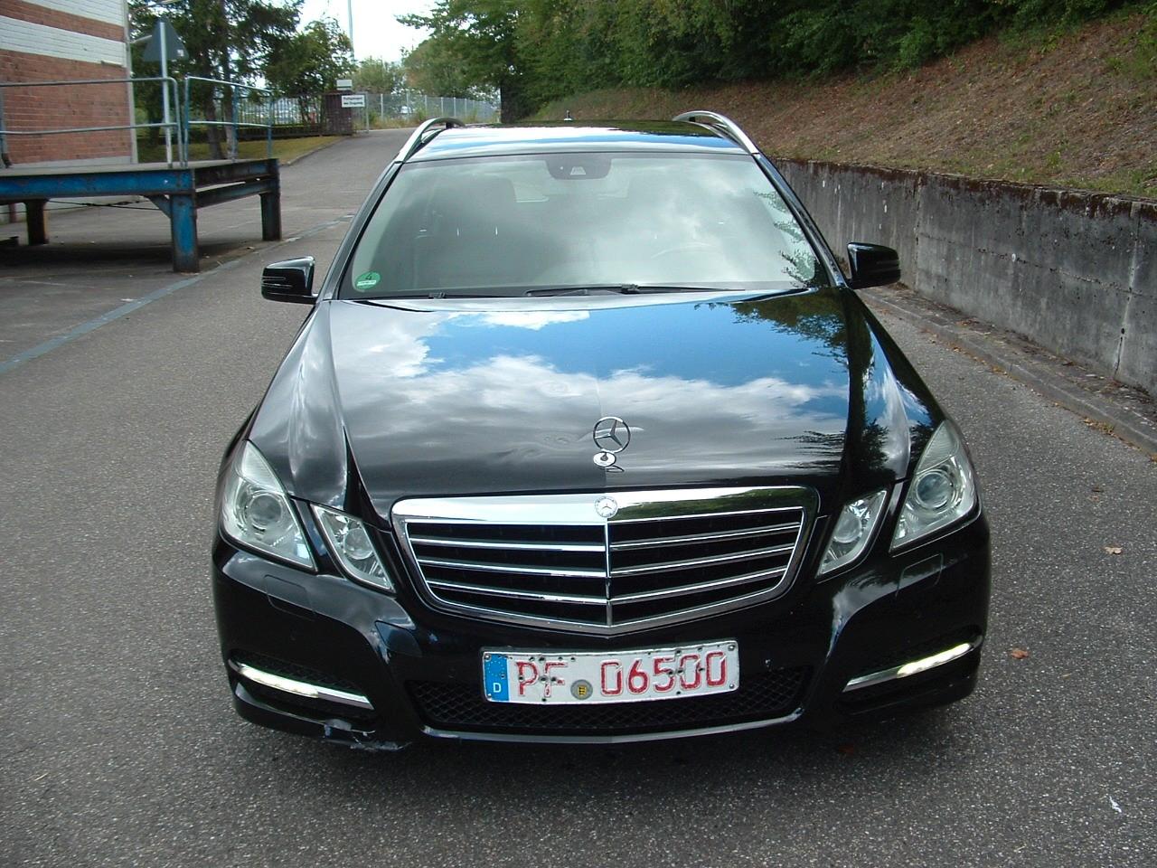 Mercedes-Benz E220 2011 — interior