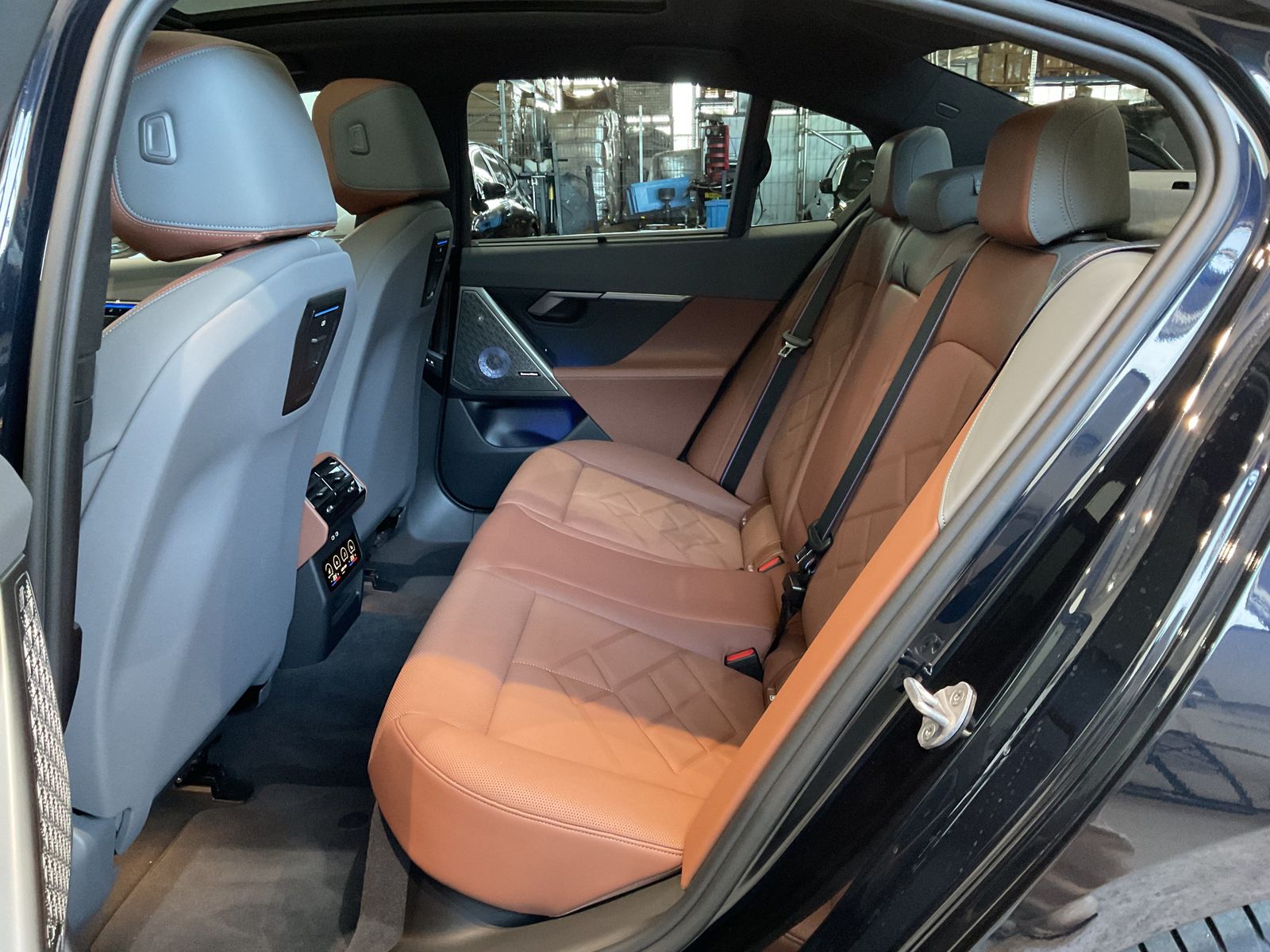 Fahrzeugabbildung BMW i5 xDrive40 M Sportpaket pro, aktive Sitzbelüftu