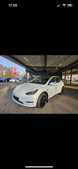 Tesla Model Y Beschleunigungsschub, Longe Range AWD - gebrauchte Tesla Model Y aus dem Jahr 2024
