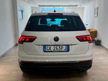 Volkswagen Tiguan - 4