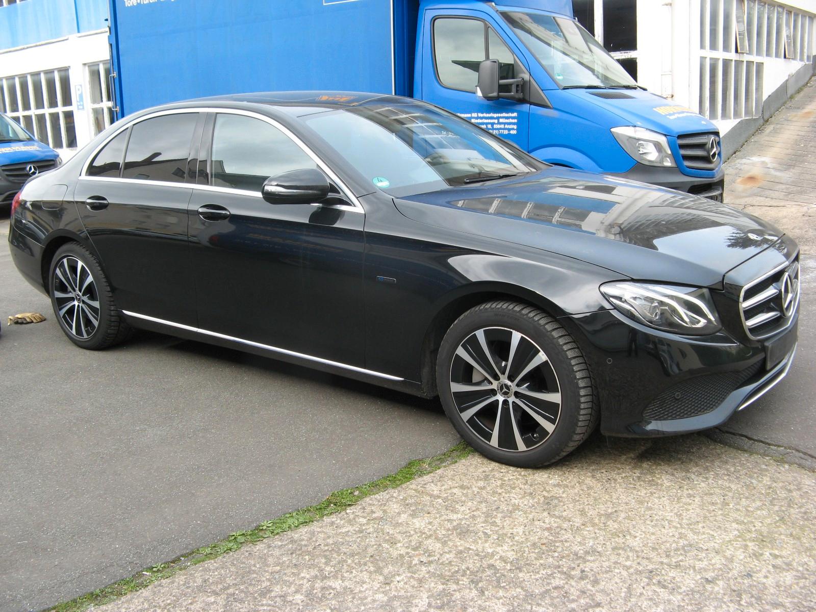 Mercedes-Benz E 300