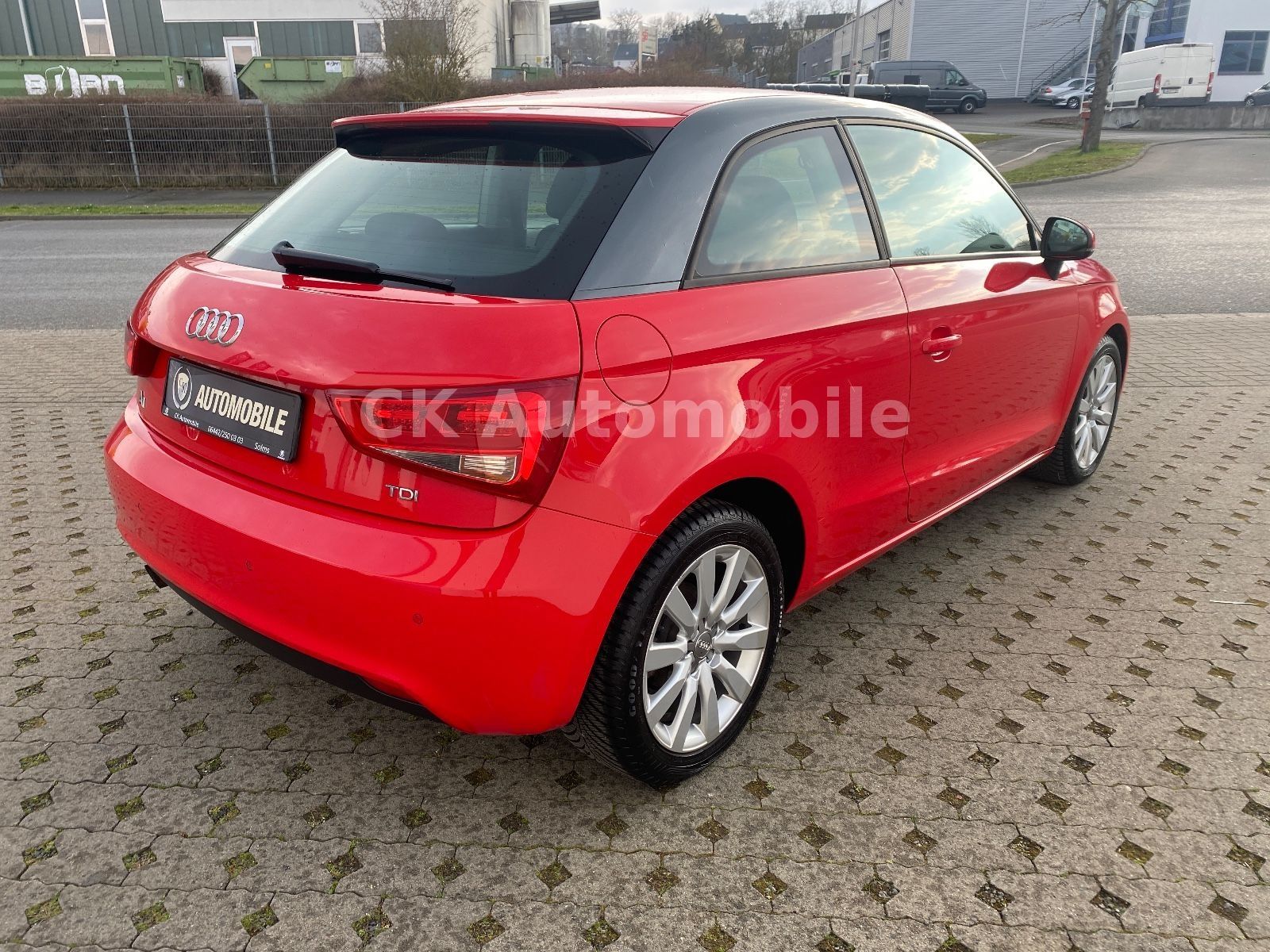 Fahrzeugabbildung Audi A1 Attraction 1.6 TDI DSG/Klima/Bi-Xenon/SHZ/PDC