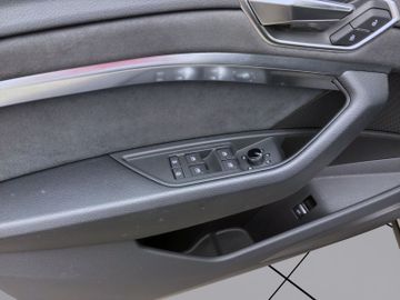 Audi Q8 - 11