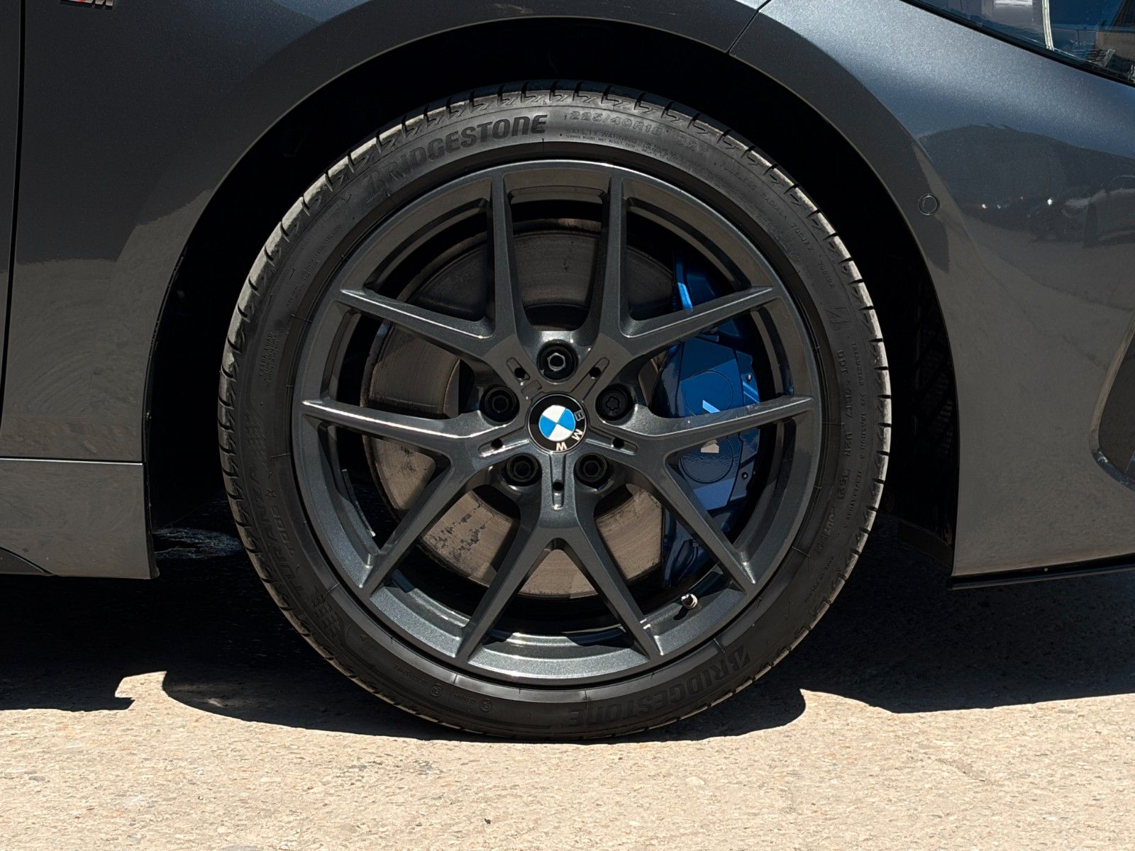 Fahrzeugabbildung BMW M135i xDrive Shadow Alcantara KZG CAM HiFi HuD