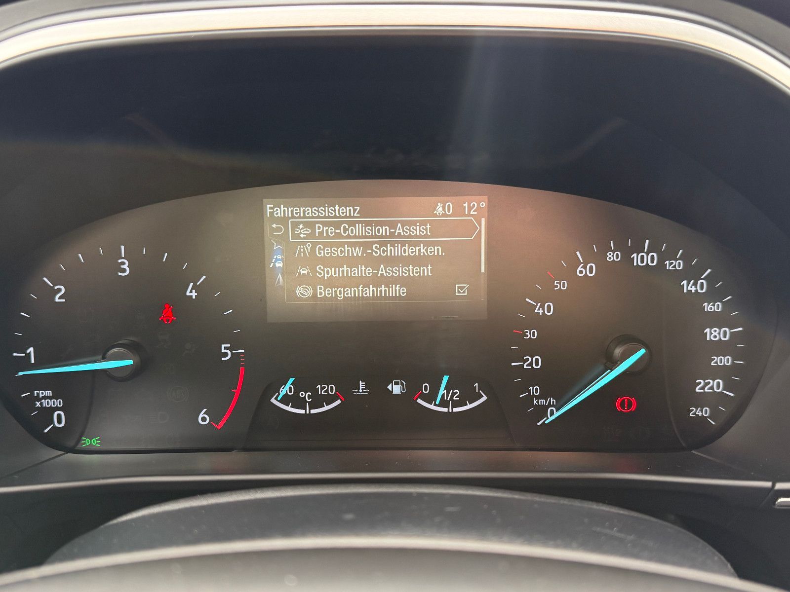 Fahrzeugabbildung Ford Focus Turnier Cool & Connect/NAVI/CAR-PLAY/KAMER