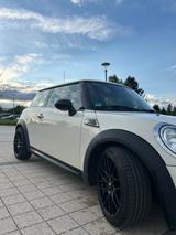 MINI Cooper D Baker Street Baker Street - mit Diesel-Antrieb: Beige, Sitzheizung, Kleinwagen