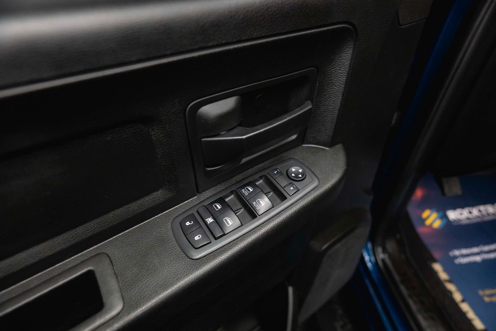 Fahrzeugabbildung Dodge RAM 5.7 V8 HEMI 4x4 OFFROAD Night-Paket *LED*AHK