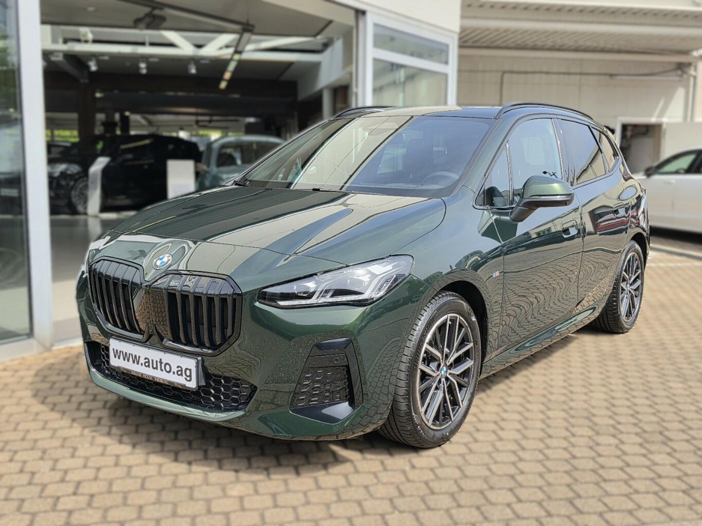 BMW 218 Active Tourer M Sport*AHK*HUD*360°Kamera*Pan