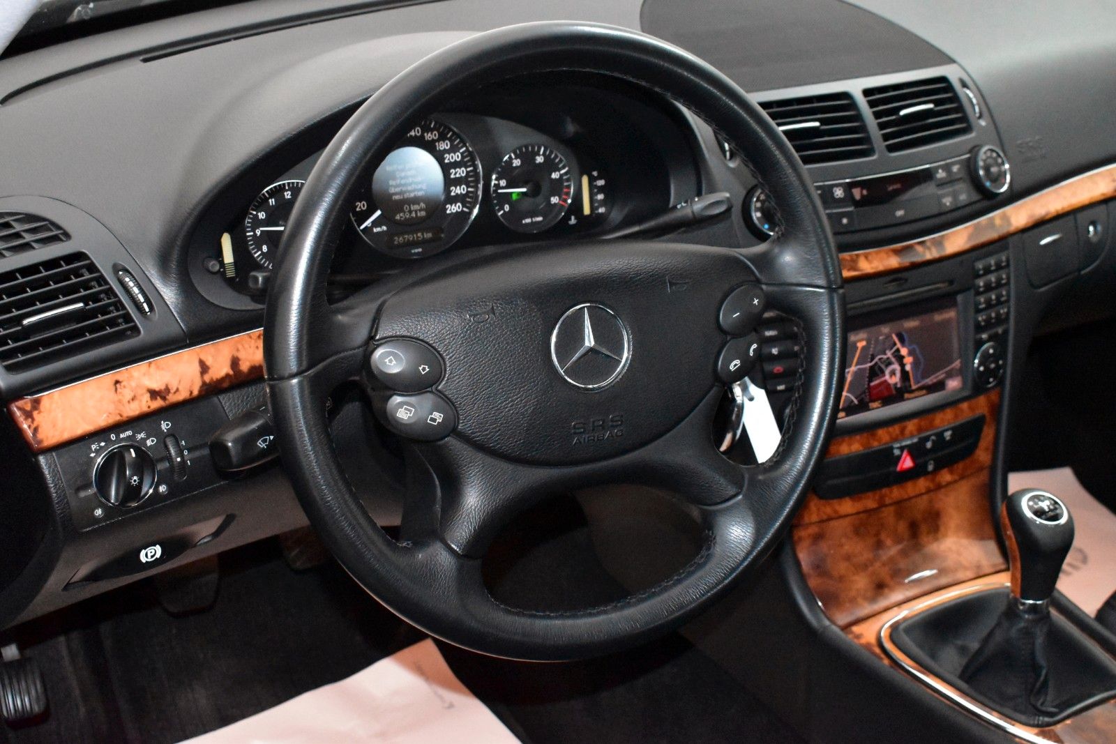 Fahrzeugabbildung Mercedes-Benz E 200 T CDI,Elegance,Navi,elSitze,8fach Aluräder