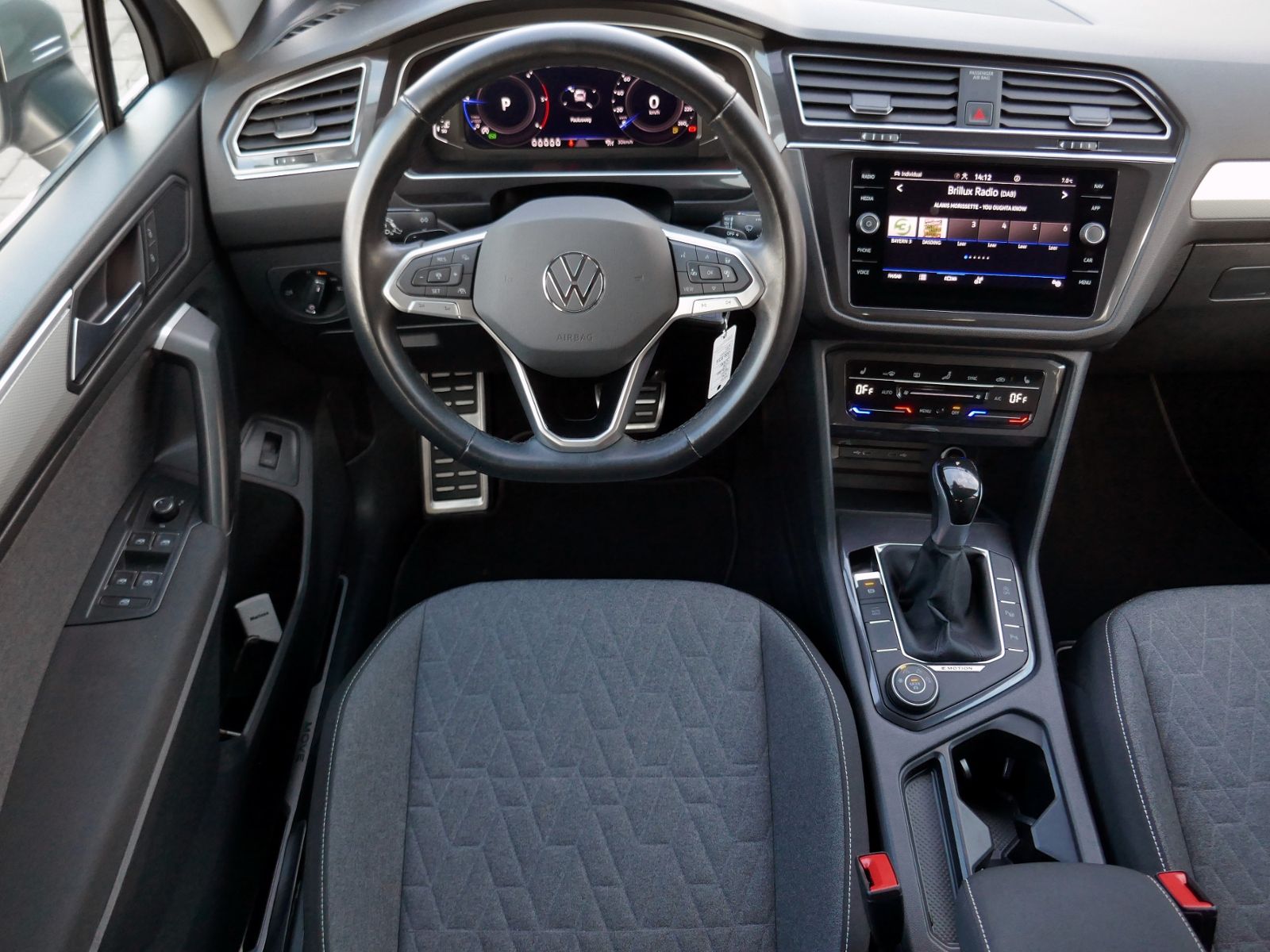 Fahrzeugabbildung Volkswagen Tiguan Allspace MOVE 4M 2.0 TDI DSG LED AHK RFK