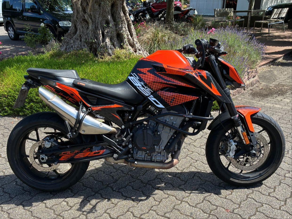 KTM Duke 890 - Quickshifter - Wilbers Federbein