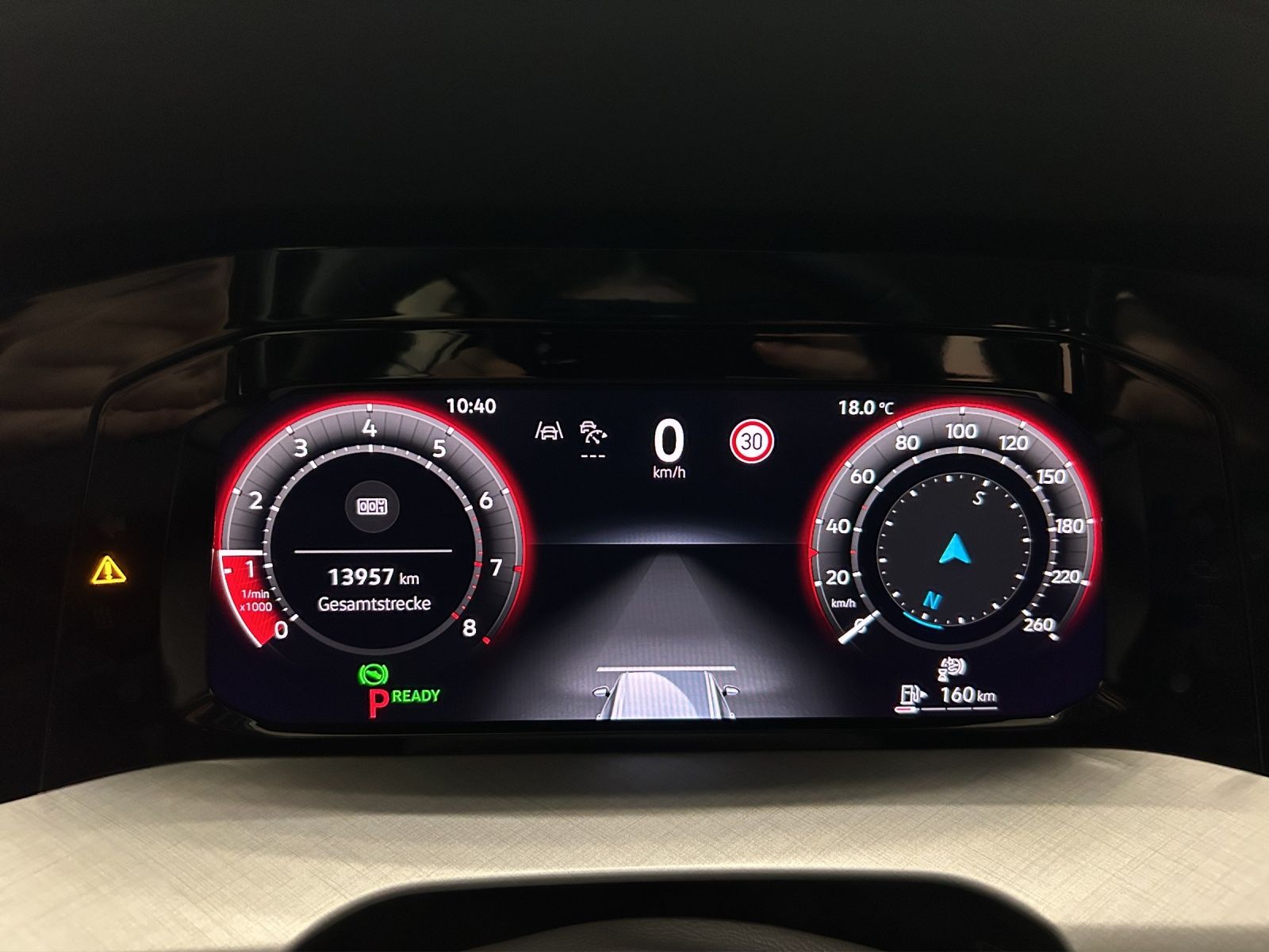 Fahrzeugabbildung Volkswagen Golf VIII Variant eTSI Life DSG LED Navi AID HUD
