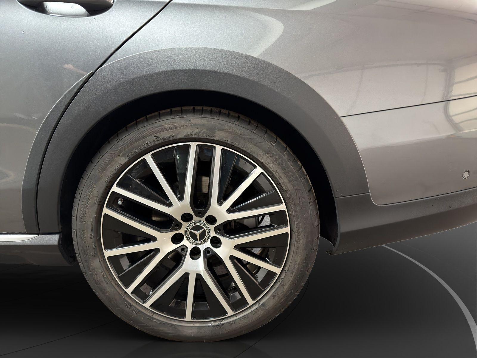 Mercedes-Benz E 220d T 4M All-Terrain AHK Pano LED LM 19" Navi