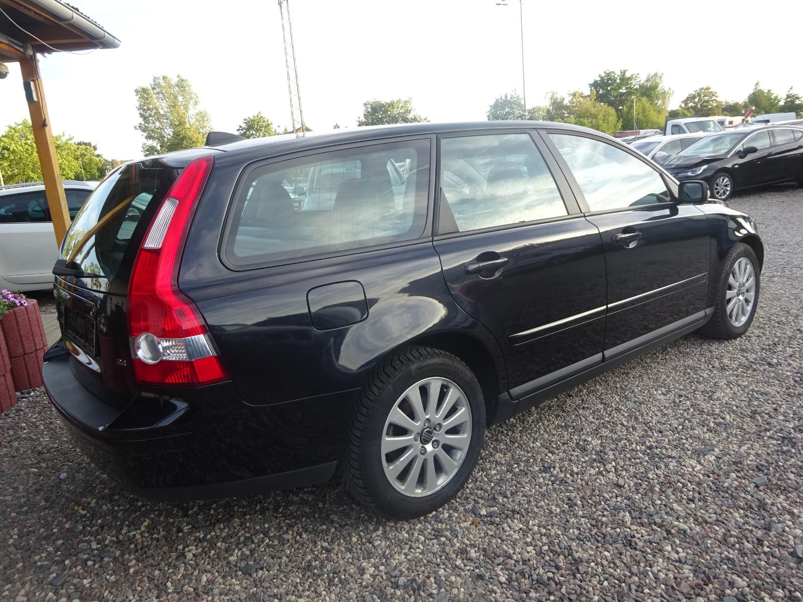 Volvo V50 2005 — двигун 2.435 cm³, 140 HP (103kW)