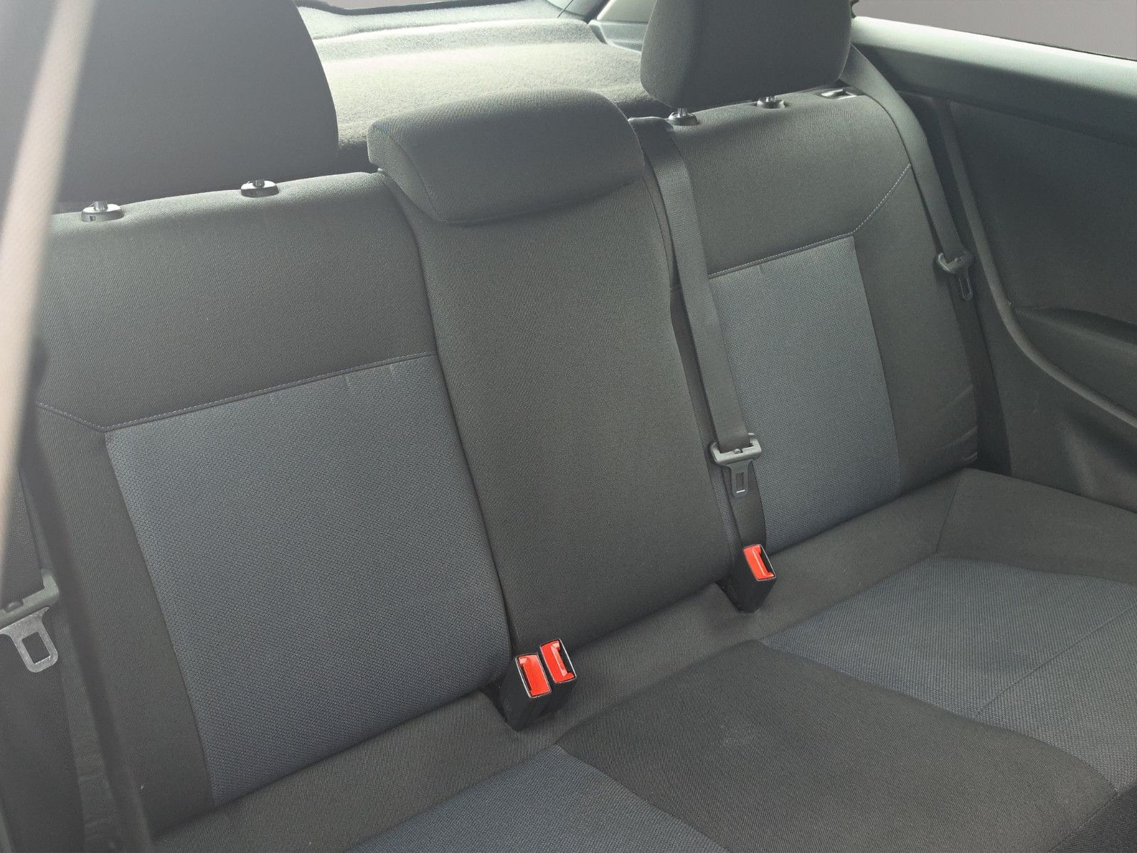 Fahrzeugabbildung Opel Astra H GTC Innovation TEMPOMAT KLIMA PDC