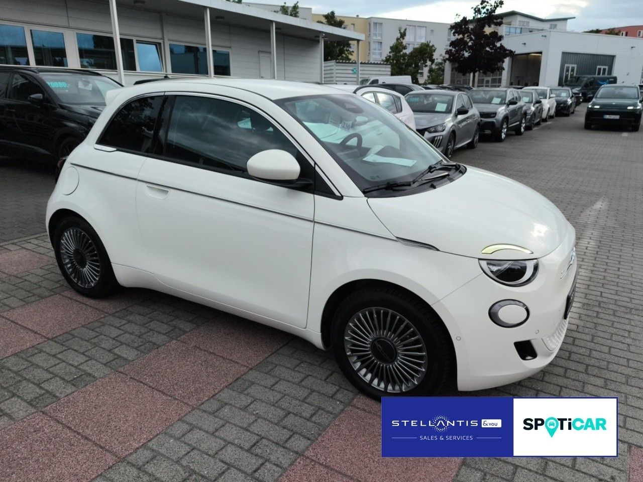 Fiat 500e Base 42 kWh Base 42 kWh Komfort + Style Pak imagem 3