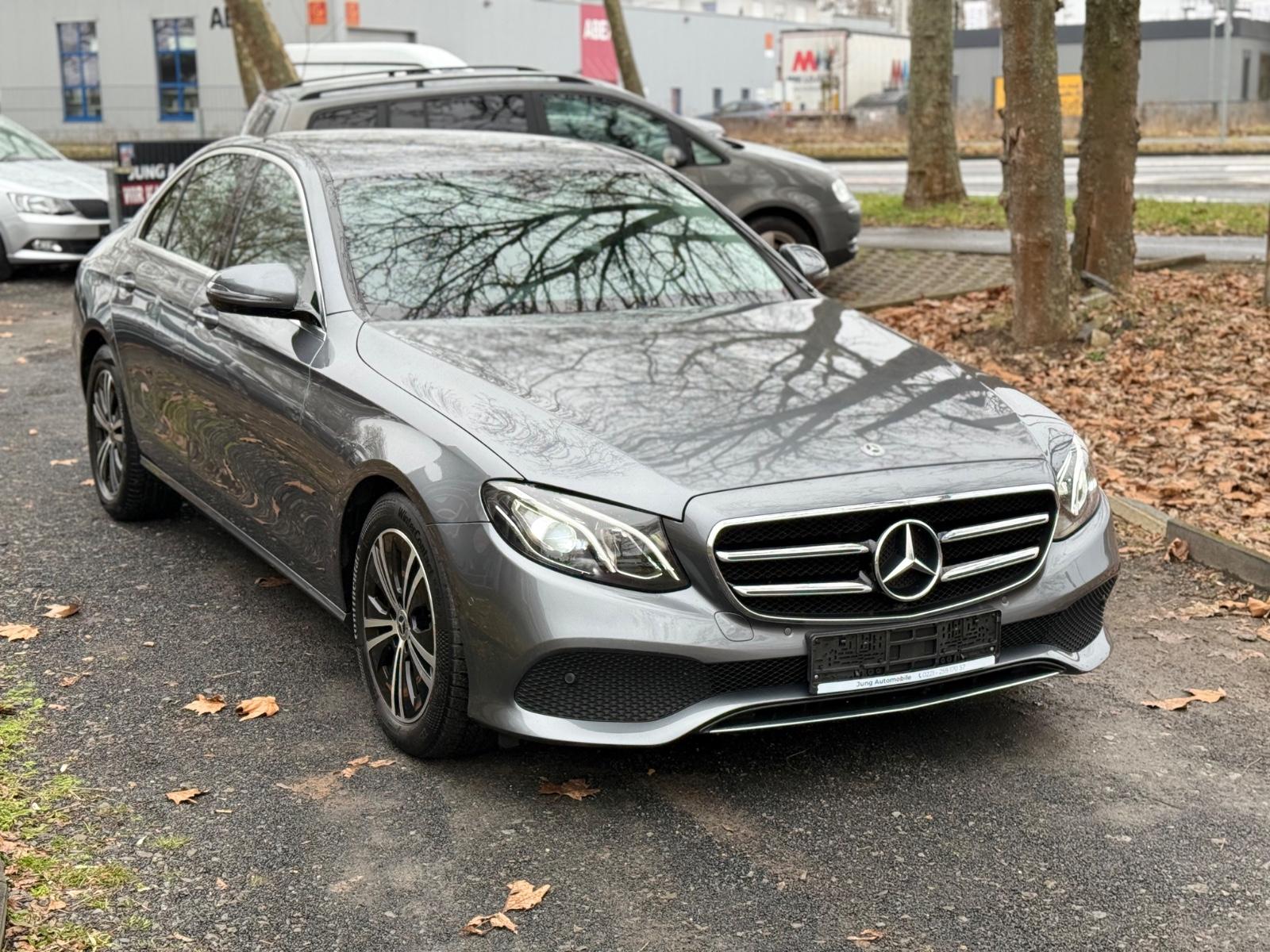 Mercedes-Benz E 200 d Limousine  /Automatik/Navigation/LED/EU6