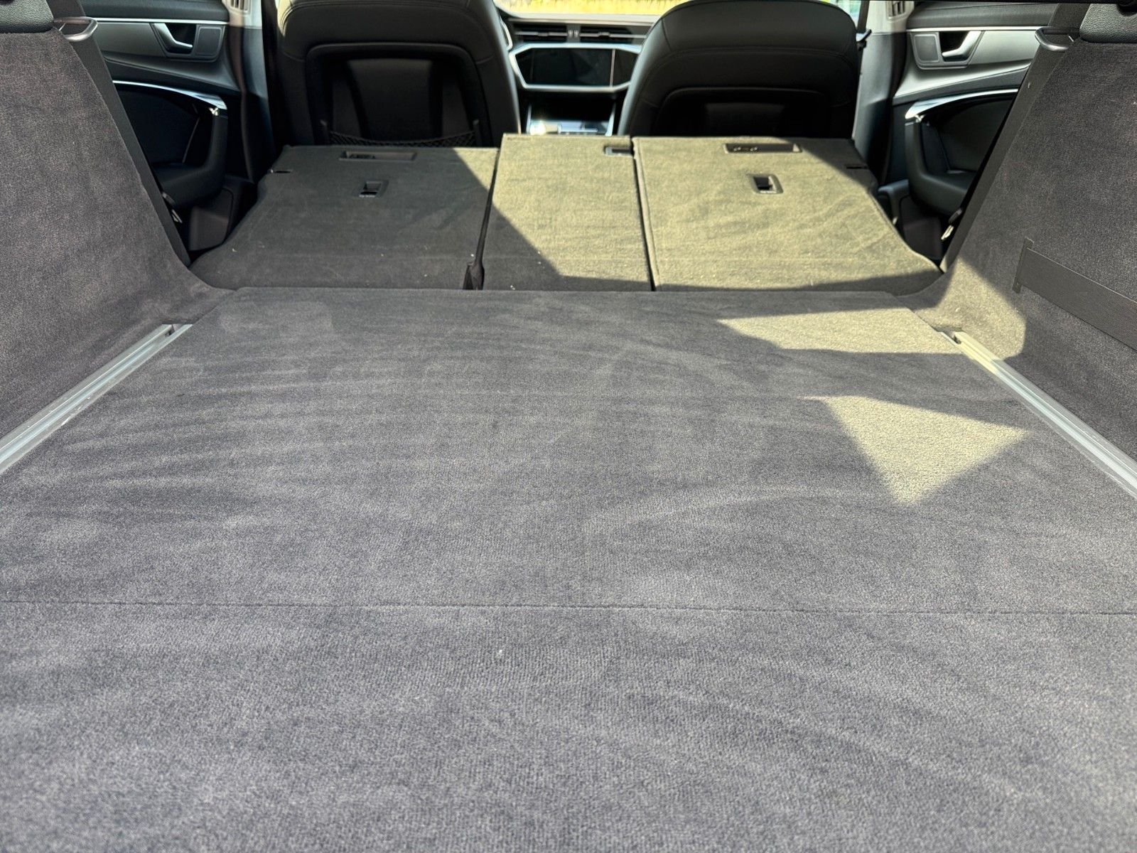 Fahrzeugabbildung Audi A6 Avant Design 40 TDI quattro S tronic