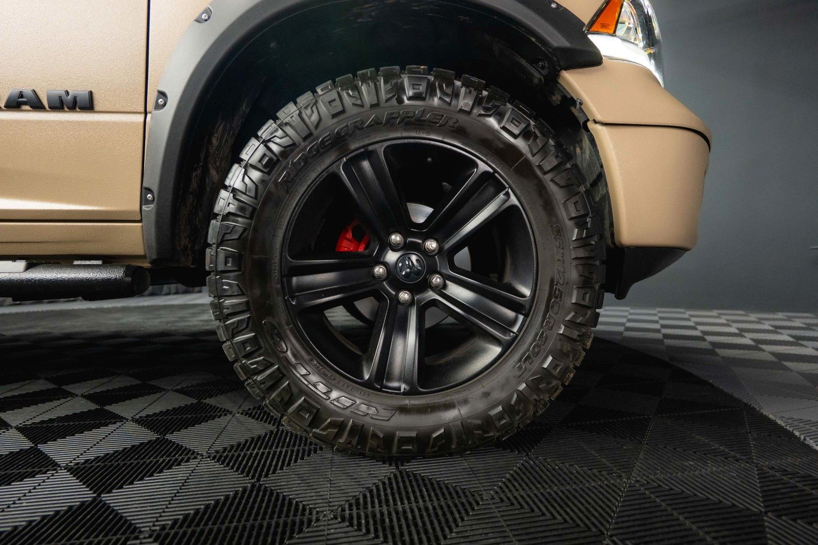 Fahrzeugabbildung Dodge RAM 5.7 V8 HEMI 4x4 RAPTOR LONGBED HARDTOP LED