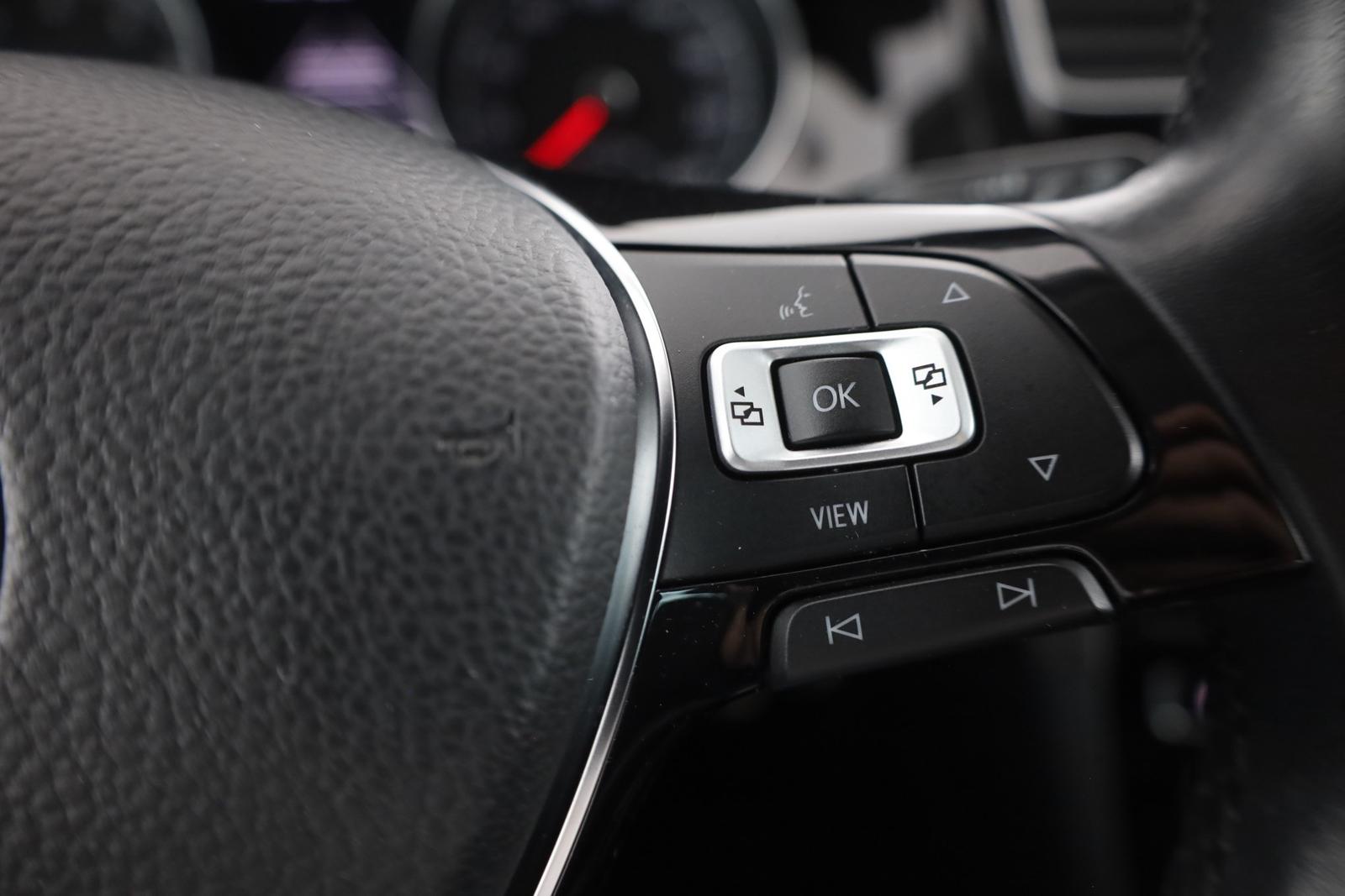 Volkswagen Golf VII 1.5 TSI Join Navi Sitzheizung ACC PDC
