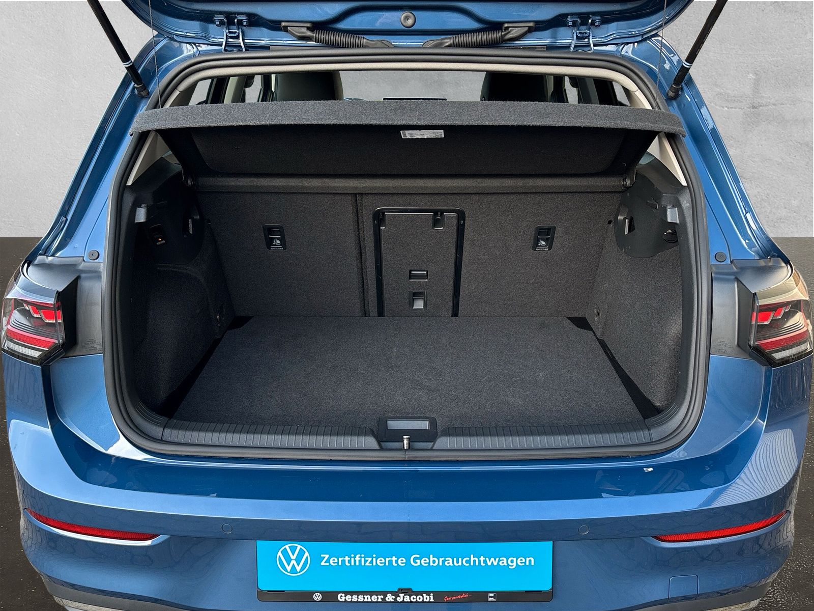 Fahrzeugabbildung Volkswagen Golf Goal 1.5 eTSI 1.5 eTSI 110 kW Goal DSG AHK