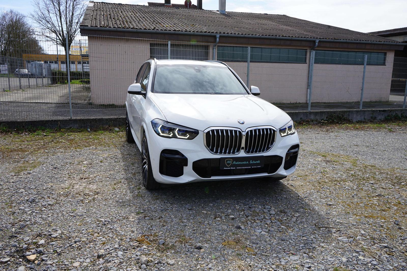 BMW X5 xDrive 30d M Sport-HUD-AHK-1. HAND-ACC-SHADOW