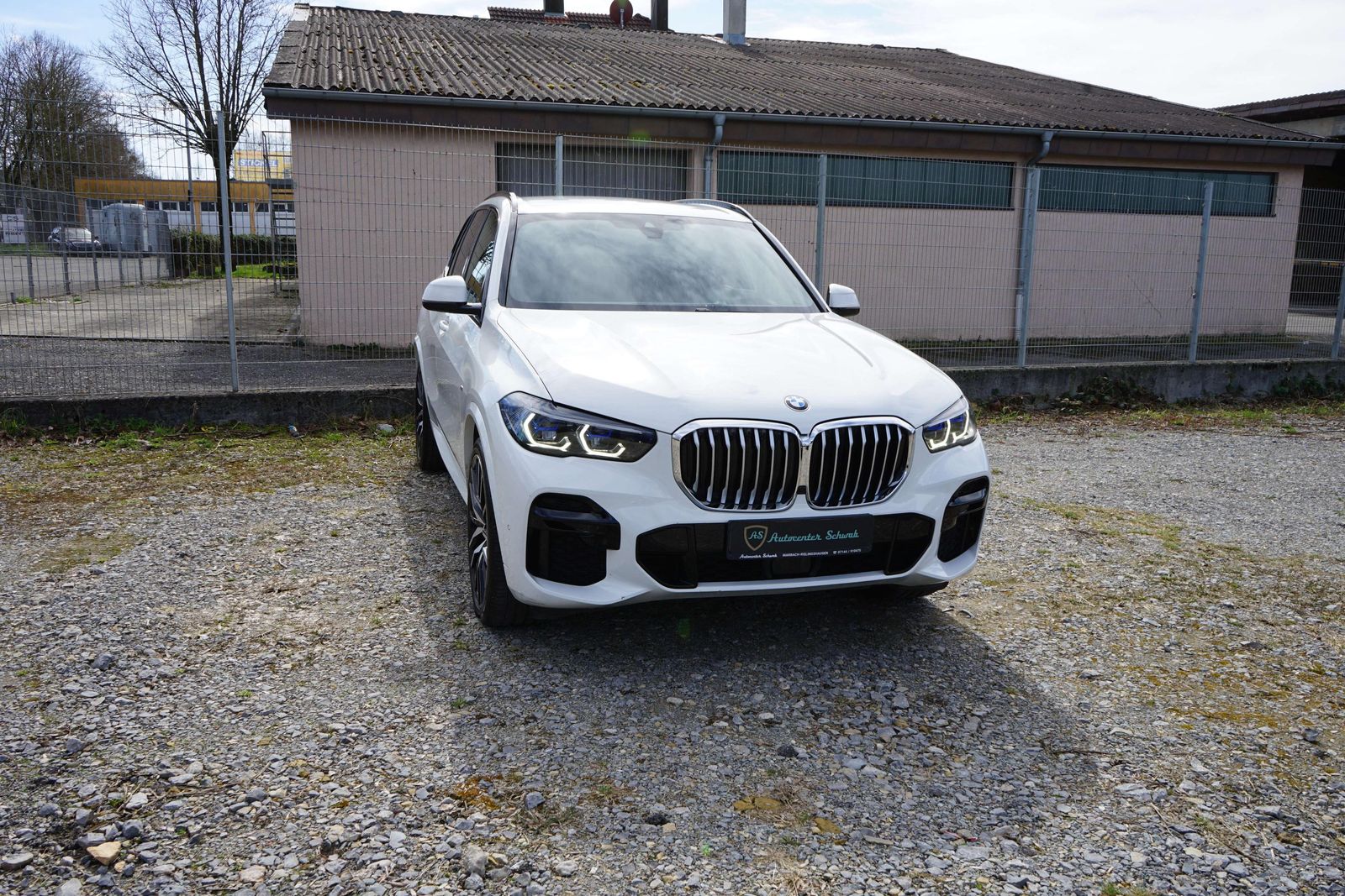 BMW X5 xDrive 30d M Sport-HUD-AHK-1. HAND-ACC-SHADOW