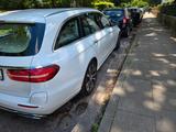 Mercedes-Benz E 300 de T Autom. - - Mercedes-Benz E 300 in Hamburg